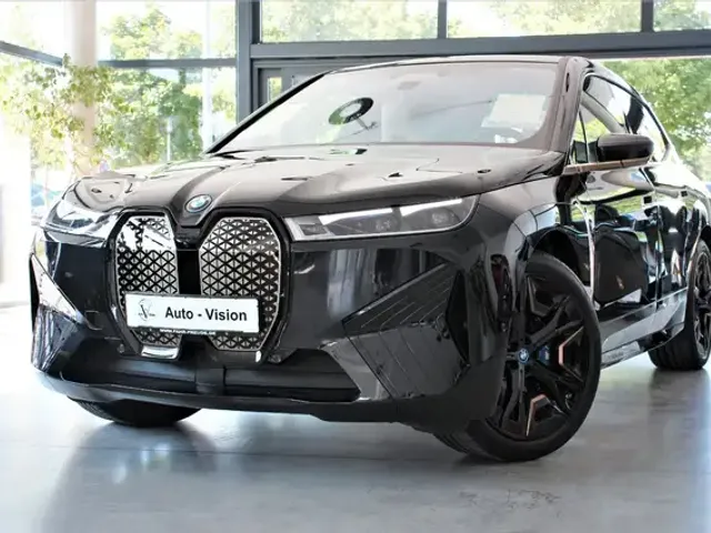 BMW iX