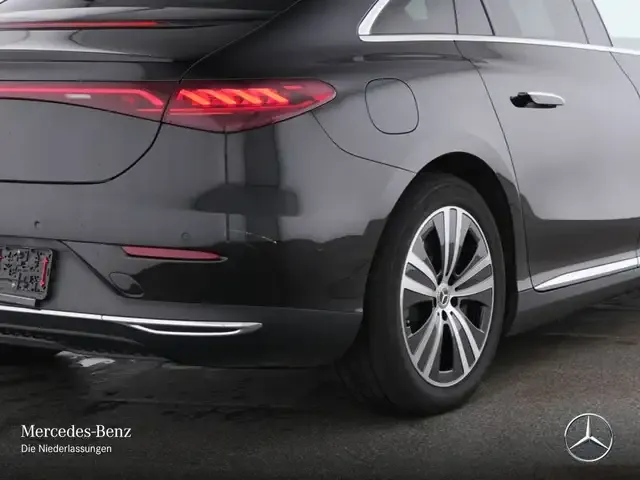 Mercedes-Benz EQE 300