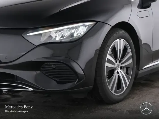 Mercedes-Benz EQE 300