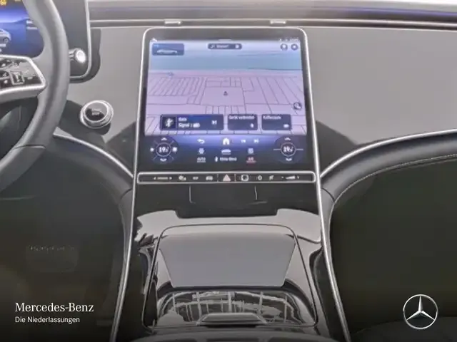 Mercedes-Benz EQE 300