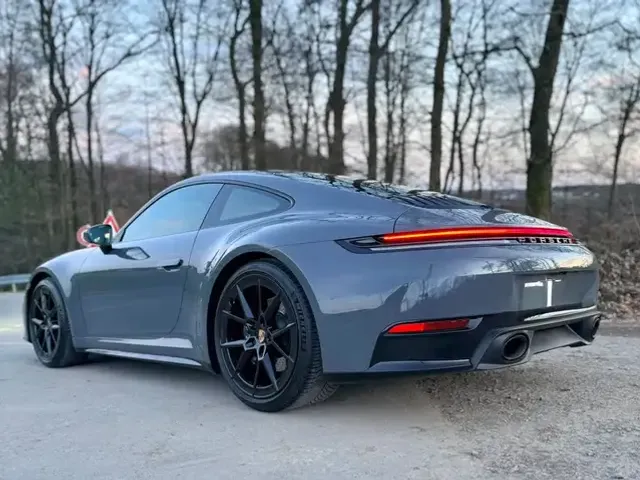 Porsche 992