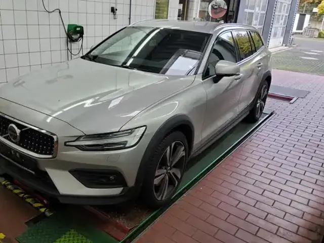 Volvo V60 Cross Country