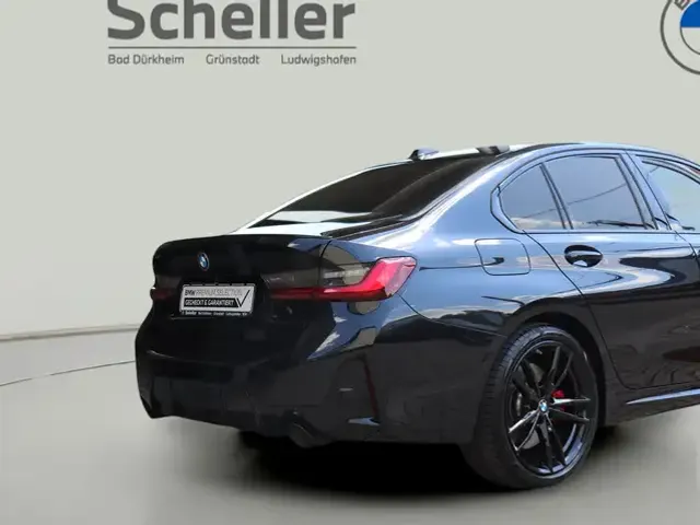 BMW 330