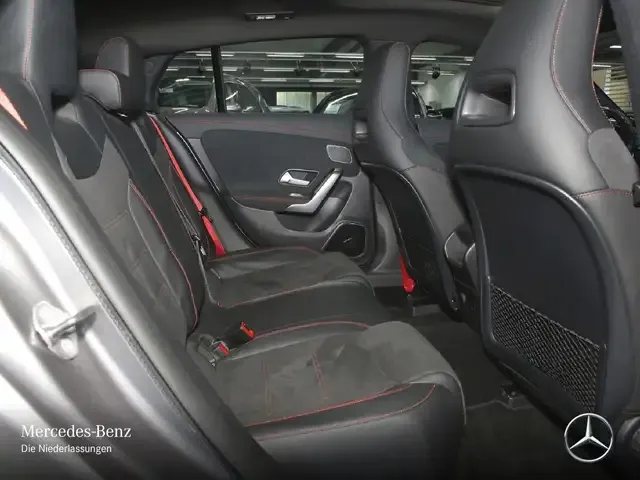 Mercedes-Benz CLA 35 AMG