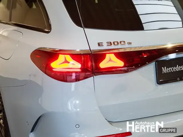 Mercedes-Benz E 300