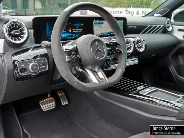 Mercedes-Benz A 35 AMG