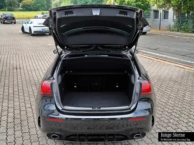 Mercedes-Benz A 35 AMG