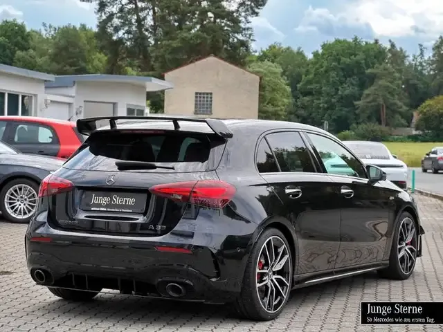 Mercedes-Benz A 35 AMG