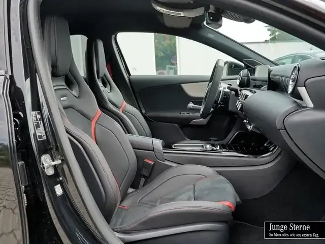 Mercedes-Benz A 35 AMG