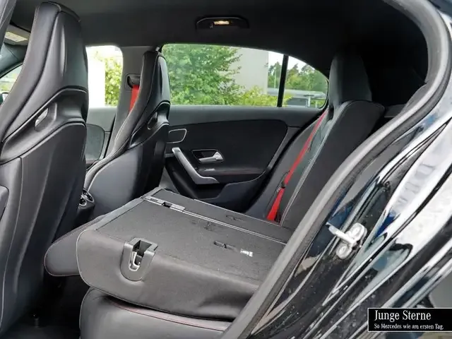 Mercedes-Benz A 35 AMG