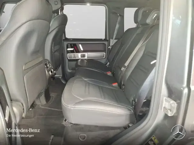 Mercedes-Benz G 500