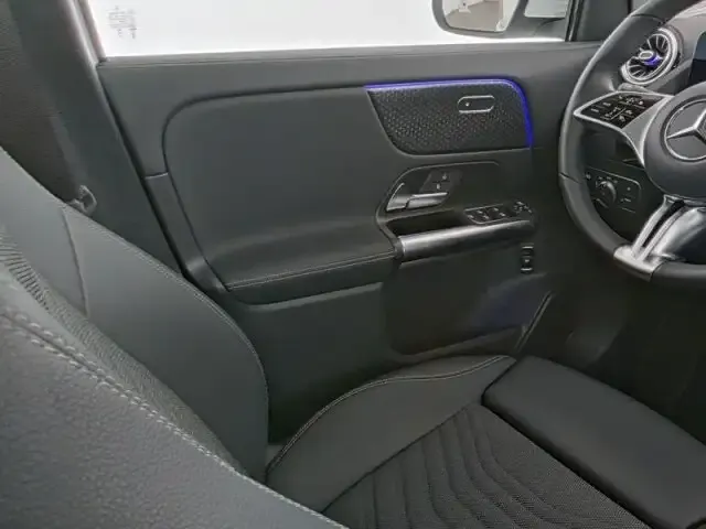 Mercedes-Benz EQA 300