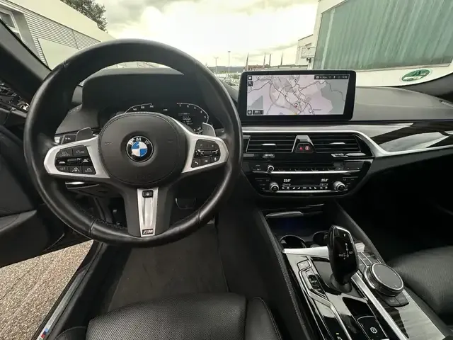 BMW 530