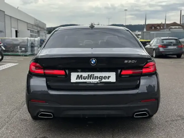 BMW 530