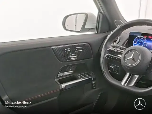 Mercedes-Benz EQB 300