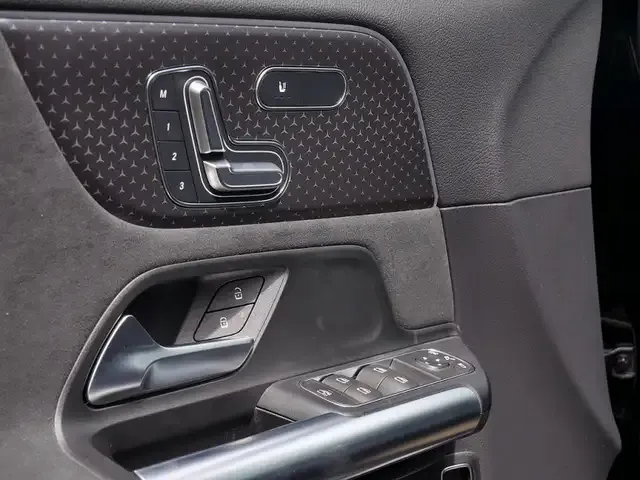 Mercedes-Benz EQA 300