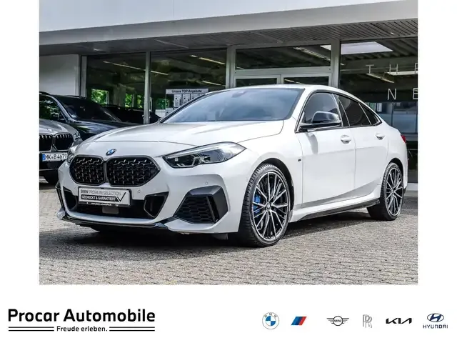BMW 235