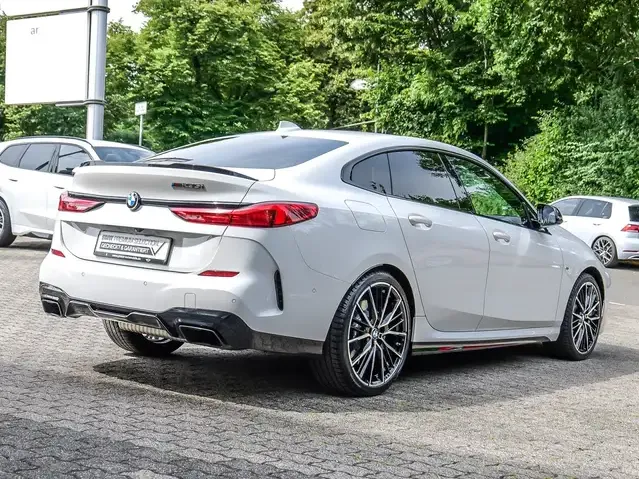 BMW 235