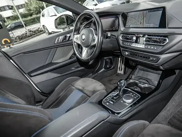 BMW 235