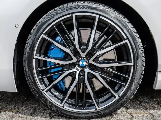 BMW 235