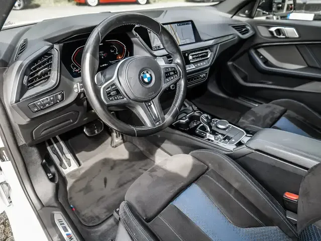 BMW 235