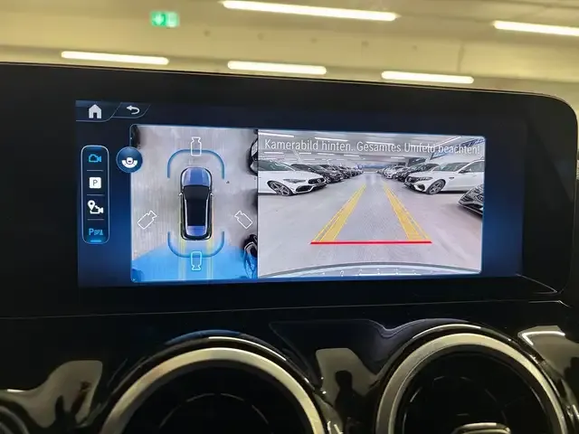 Mercedes-Benz GLA 220