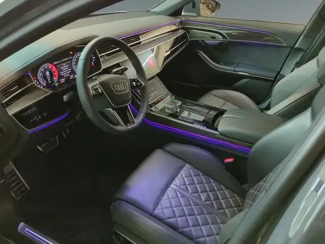 Audi S8