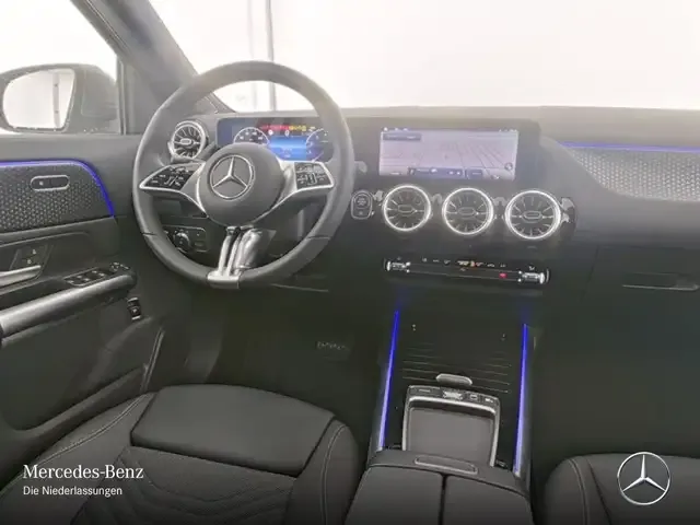 Mercedes-Benz GLA 220