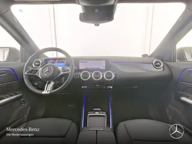 Mercedes-Benz GLA 220
