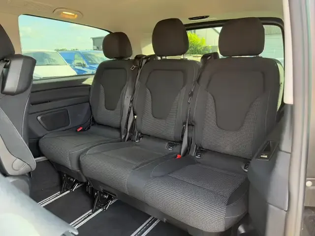 Mercedes-Benz V 250