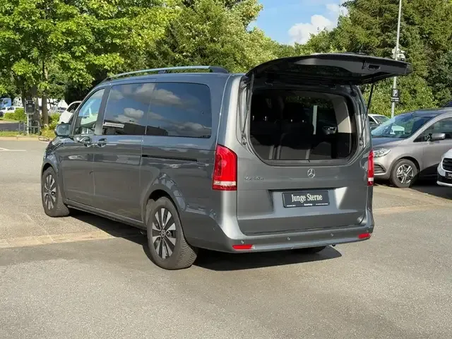 Mercedes-Benz V 250