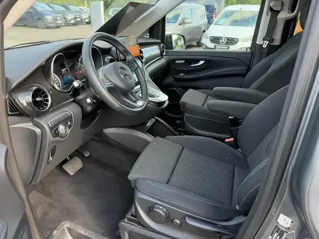 Mercedes-Benz V 250