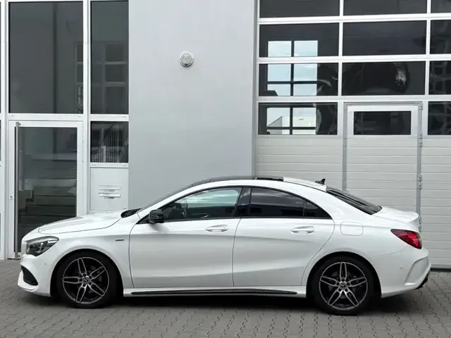 Mercedes-Benz CLA 200