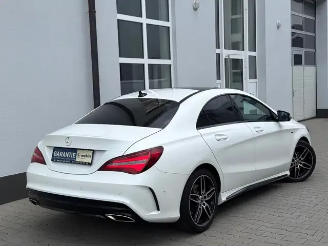 Mercedes-Benz CLA 200
