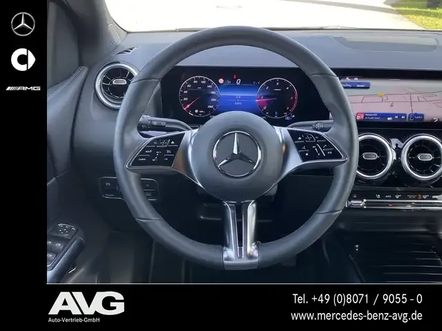 Mercedes-Benz B 220