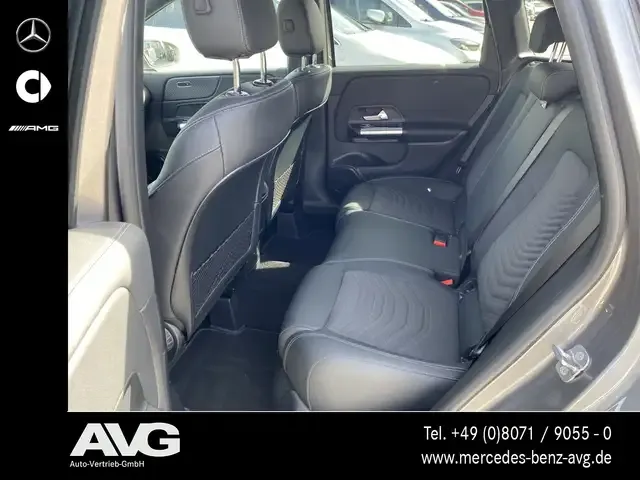Mercedes-Benz B 220