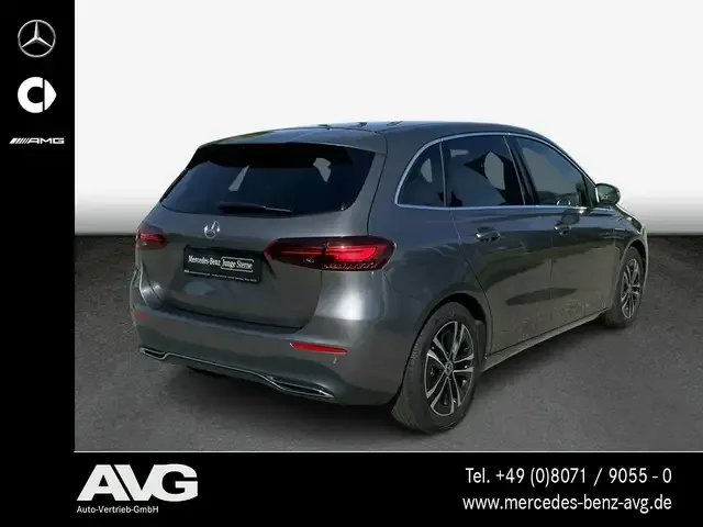 Mercedes-Benz B 220