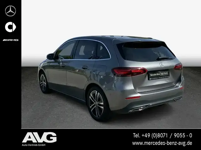 Mercedes-Benz B 220