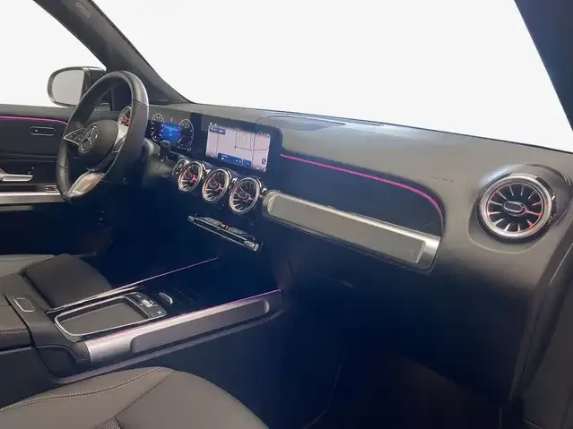 Mercedes-Benz GLB 180