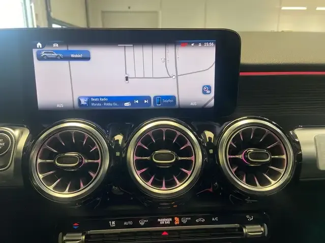 Mercedes-Benz GLB 180