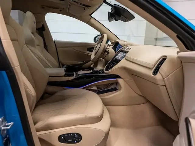 Aston Martin DBX