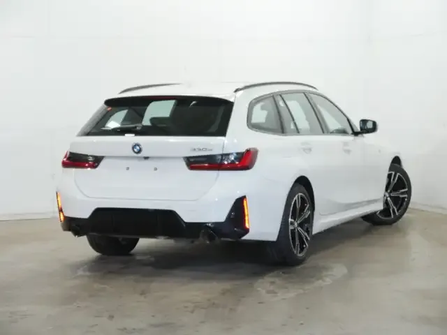 BMW 330