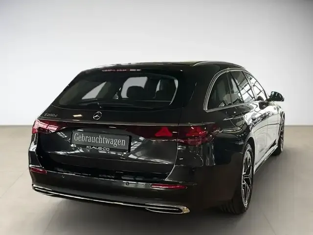 Mercedes-Benz E 200