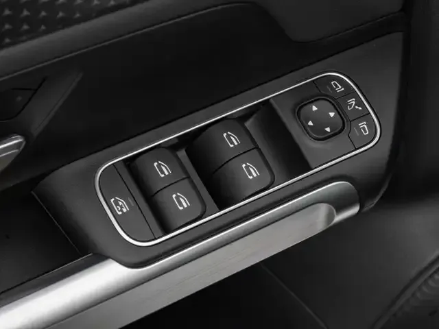 Mercedes-Benz EQB 300