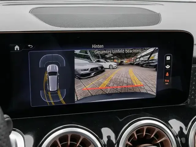 Mercedes-Benz EQB 300