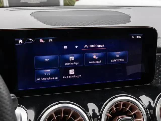 Mercedes-Benz EQB 300