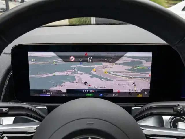 Mercedes-Benz EQB 300