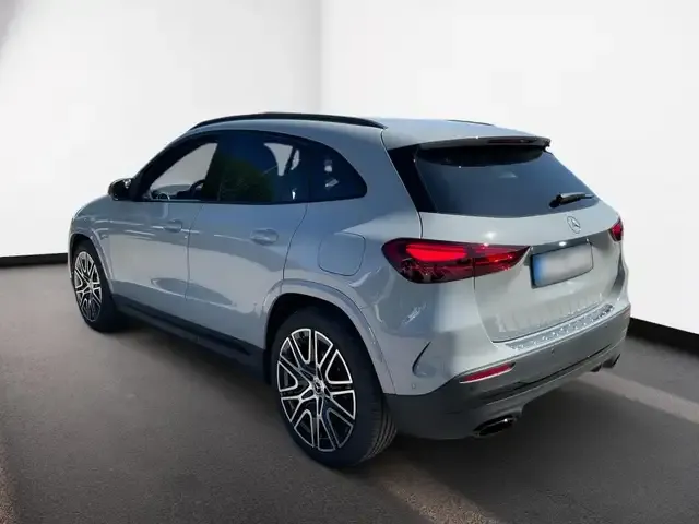 Mercedes-Benz GLA 200
