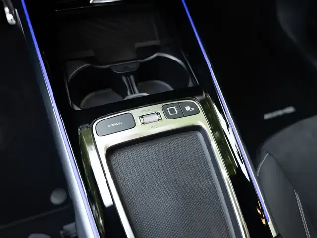 Mercedes-Benz GLB 220