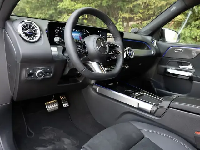 Mercedes-Benz GLB 220